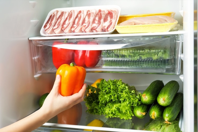Para la carne se deben utilizar recipientes cerrados para su refrigerado en la heladera. Los mismos evitarán que la carne o sus jugos puedan entrar en contacto con alimentos que se consuman sin cocinar, o aquellos que ya estén cocidos.