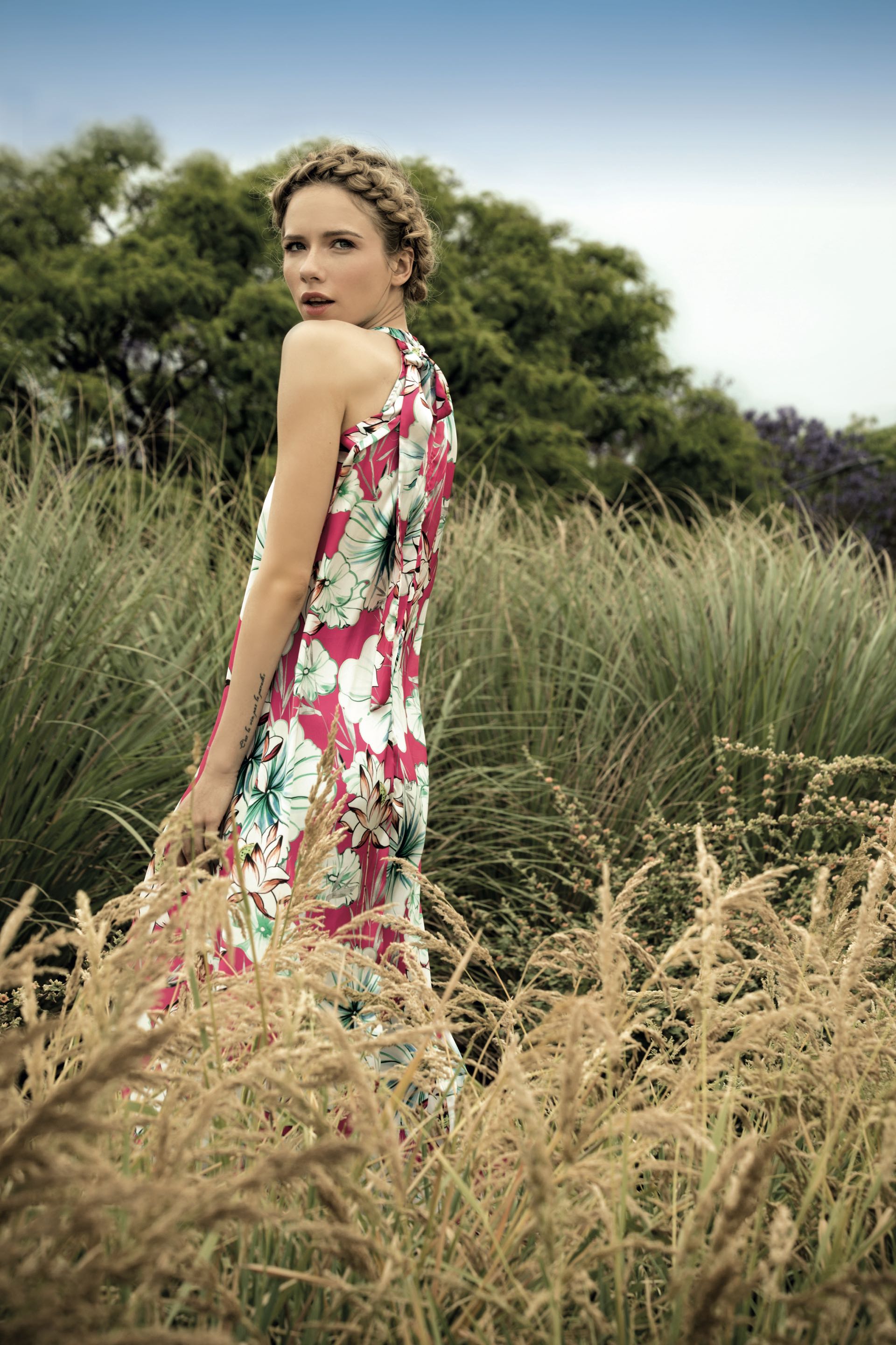 Vestido de seda con escote halter ($ 2.950, Basilotta). Foto Fernando Venegas/ Para Ti