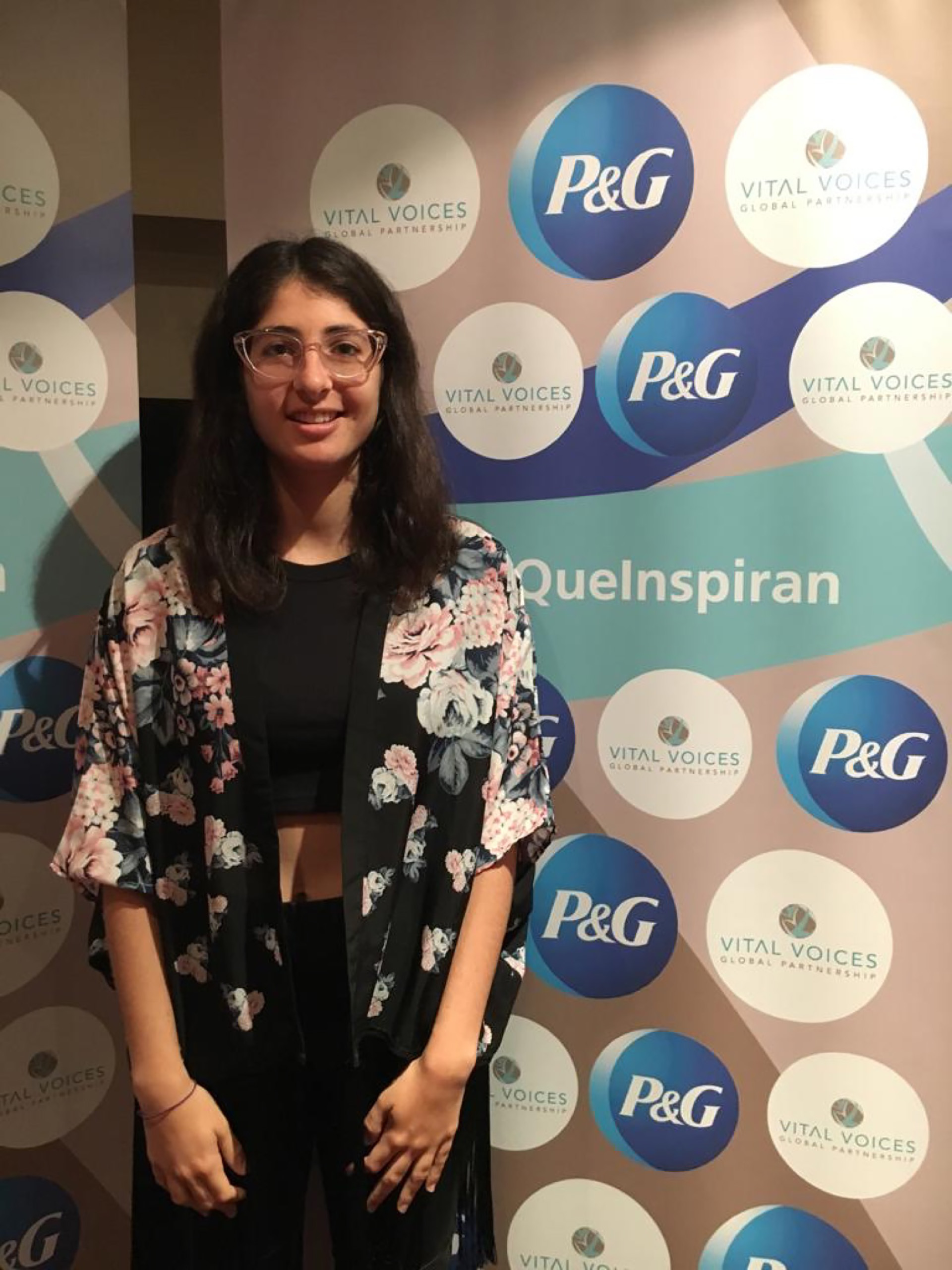 Candela Yatche propone un espacio de diálogo real y virtual donde repensar la idea hegemónica de belleza y promover la auto aceptación.