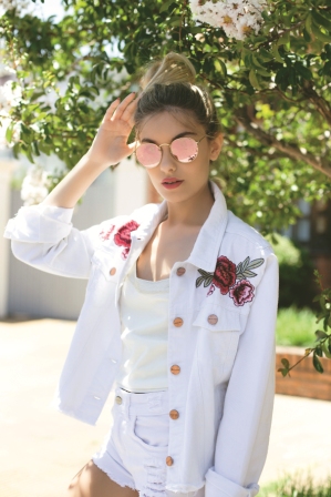Top (Buddies), campera (Ossira) y short (47 Street).