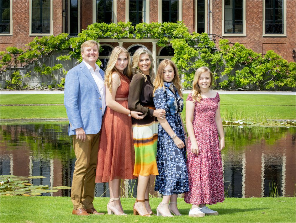 Ariadna, Alexia, Máxima, Catalina y Guillermo.