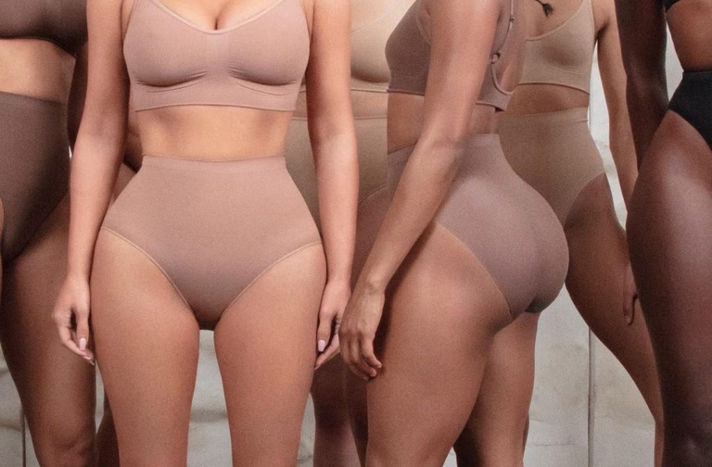 KIM KARDASHIAN KIMONO MARCA