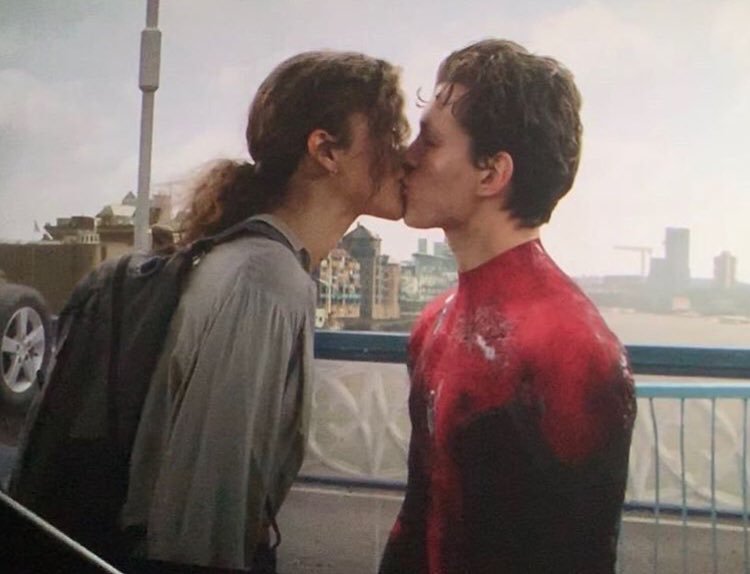 ZENDAYA TOM HOLLAND TWITTER
