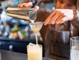 BARTENDERS MUJERES 123RF
