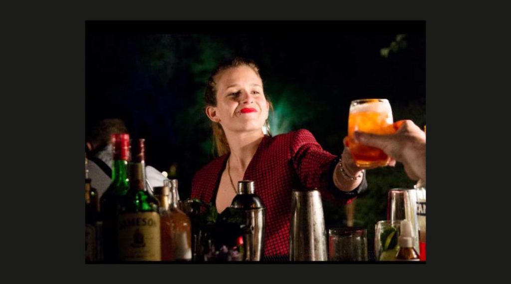 BARTENDERS MUJERES MANUELA TORO SPIRITS BARRAS MOVILES