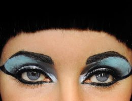 ELIZABETH TAYLOR