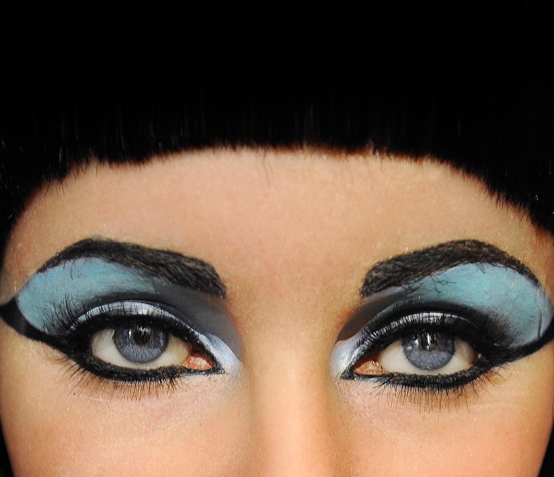 ELIZABETH TAYLOR
