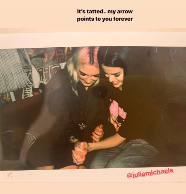 Selena Gomez y Julia Michaels con su tatuaje compartido