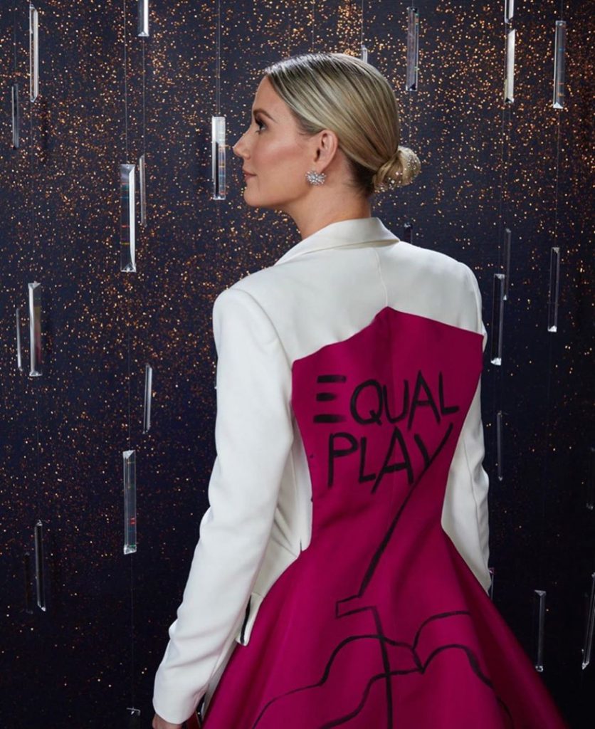 el vestido protesta de Jennifer Nettles