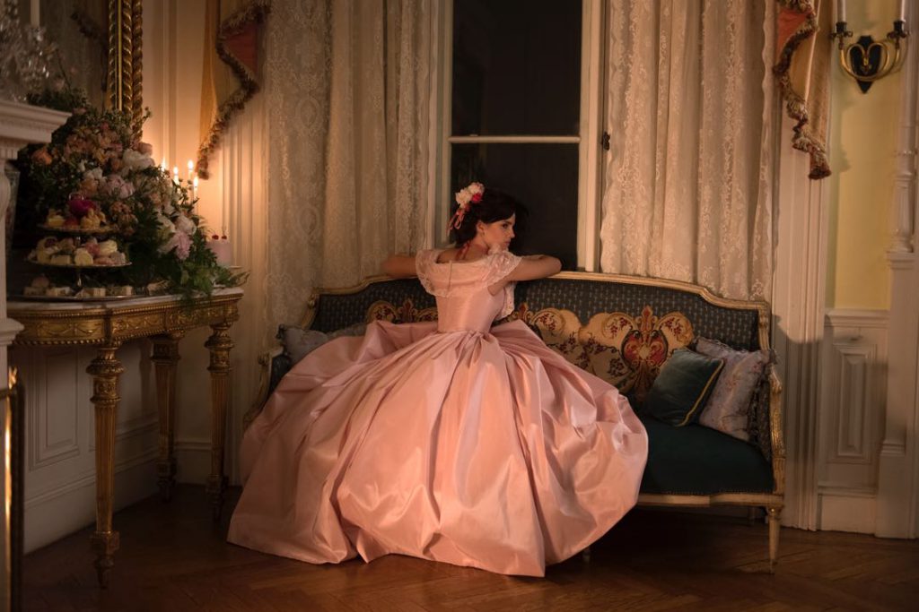 VESTUARIO CINE MUJERCITAS EMMA WATSON