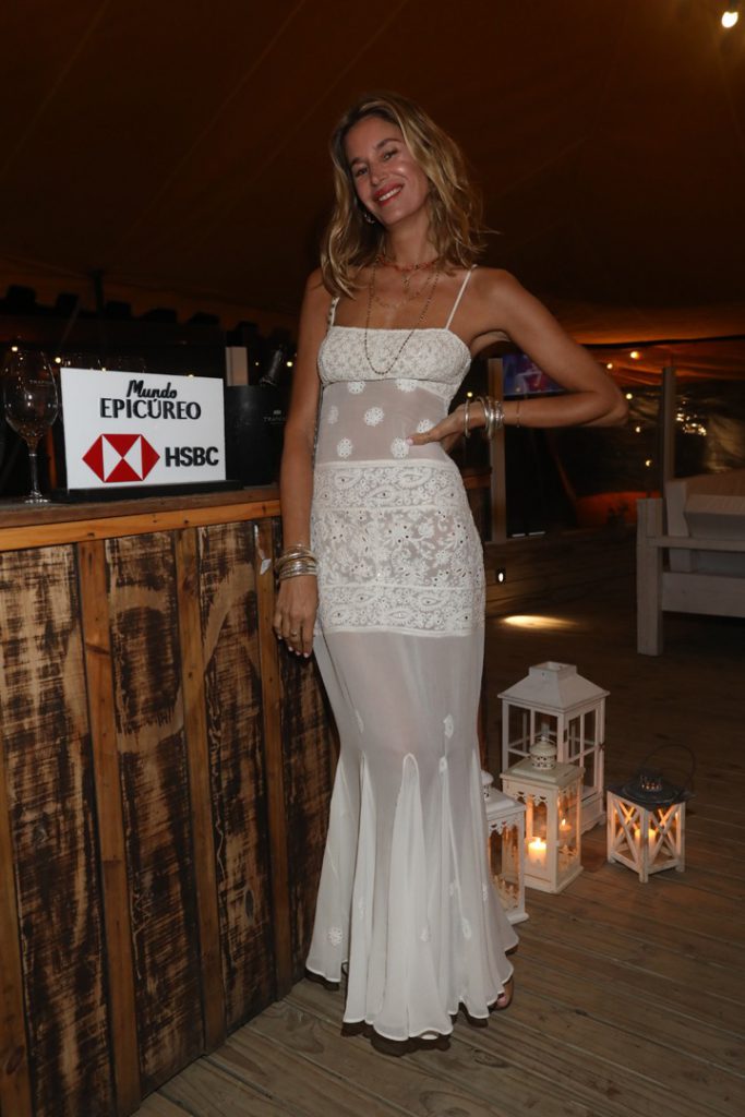 Dolores Barreiro de blanco y romántica en Pinamar. Foto: gentileza grupo Mass PR.