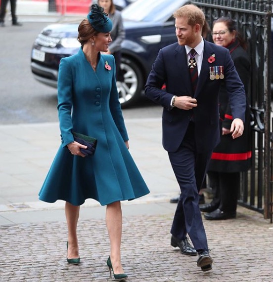 HARRY KATE MIDDLETON REALEZA