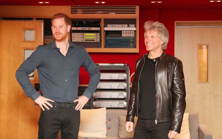 HARRY JON BON JOVI INVICTUS 2