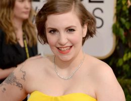Lena Dunham moda vestido amarillo