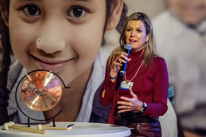 MAXIMA ZORREGUIETA REINA HOLANDA CHARLA DAVOS