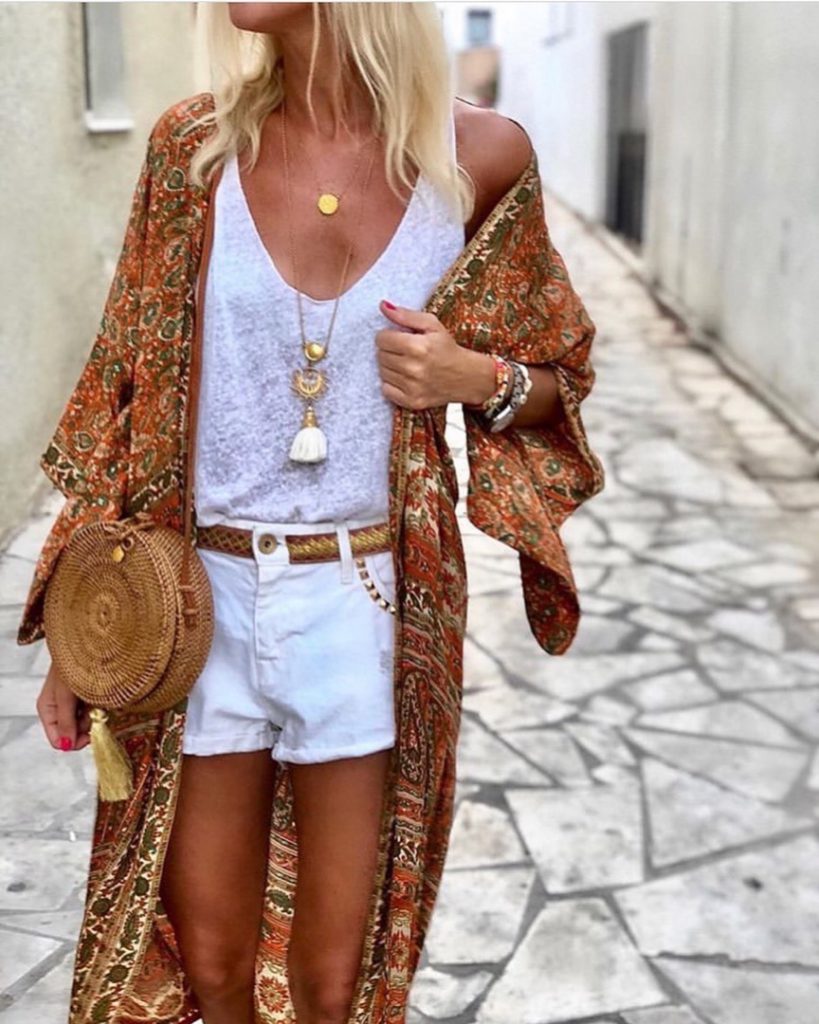 SHORT WORKING GIRL