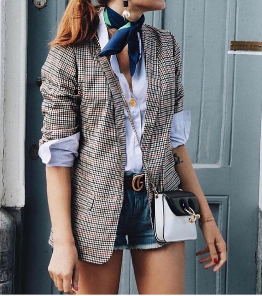 SHORT WORKING GIRL
