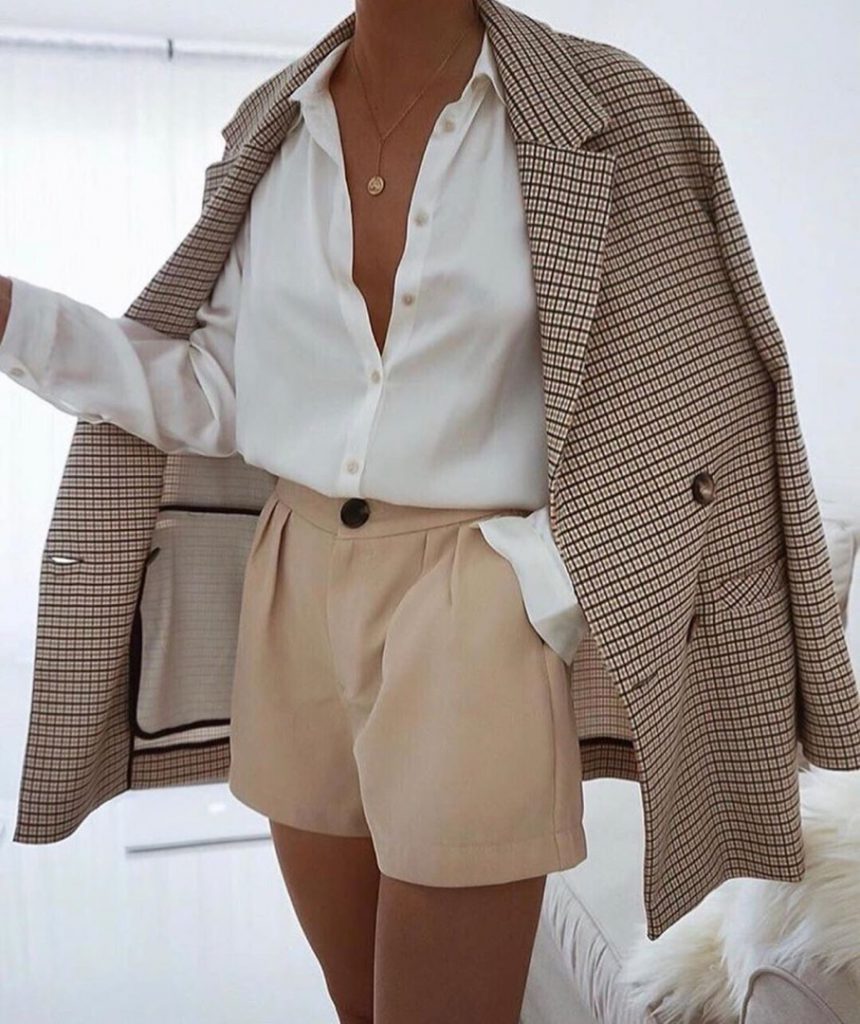 SHORT WORKING GIRL