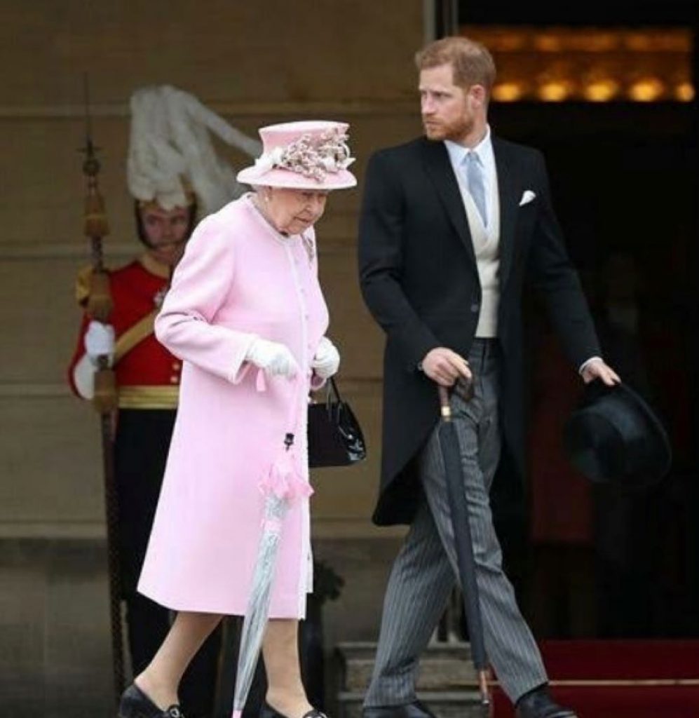 HARRY REINA ISABEL II REUNION INGLATERRA