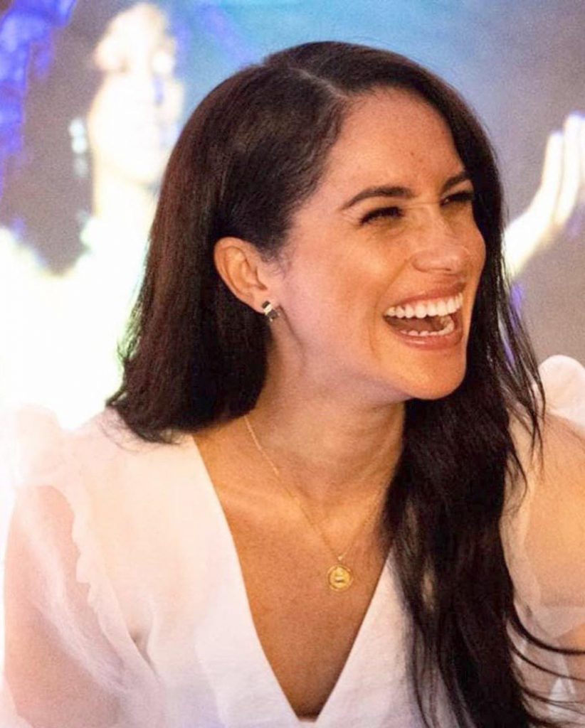 Meghan Markle y su look total white.