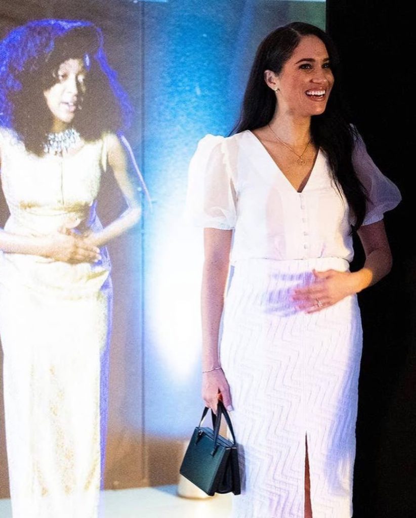 Meghan Markle y su look total white.
