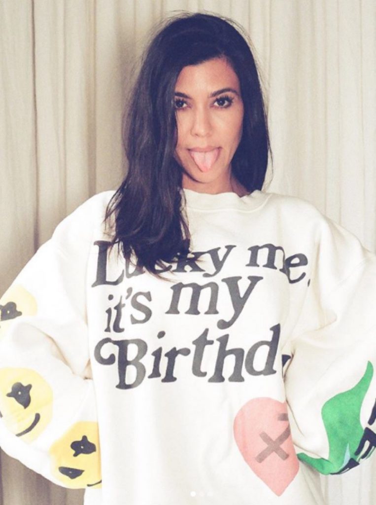 Kourtney es la mayor de las Kardashian y quien suele mantener a Kim encaminada