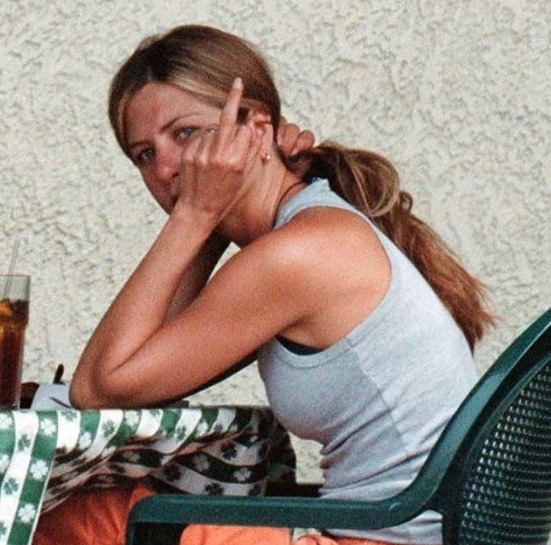 Jennifer Aniston y Brad Pitt juntos: donaron 1 millón de dólares contra el racismo 2 aniston