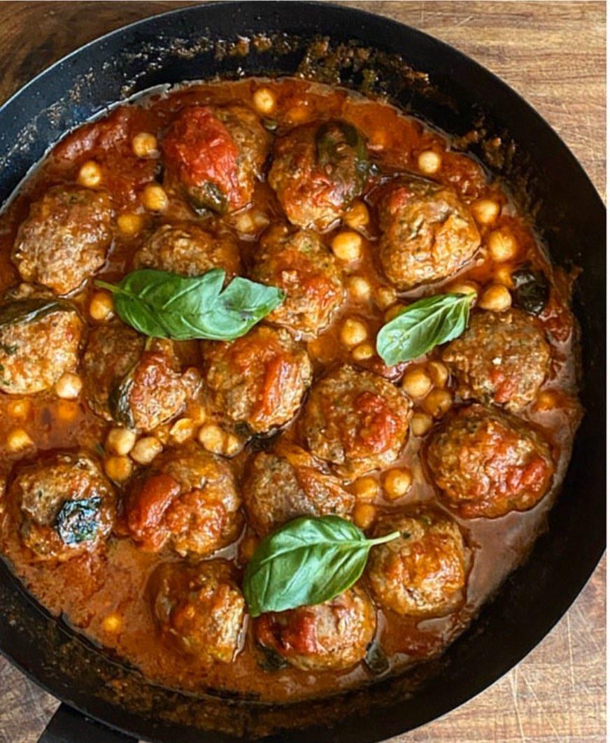 La receta más rica de albóndigas "a la italiana" con salsa de tomate