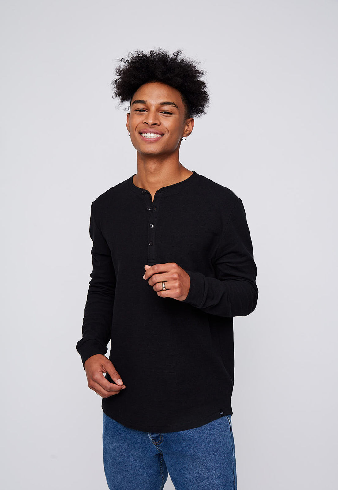 Cyber Days 2022 cuello alto negro hombre | Ripley.cl