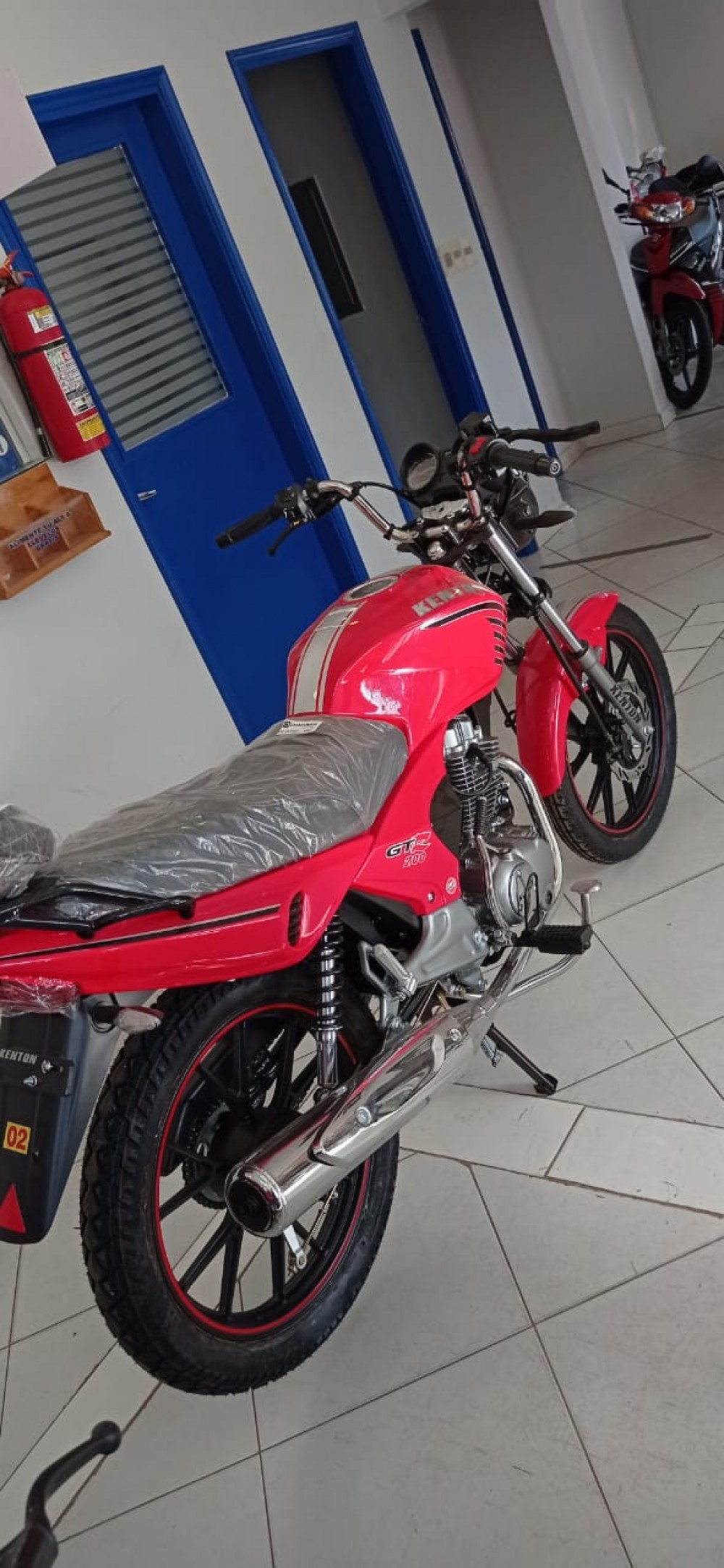 Kenton GTR 0km motor 150 y 200 colores: rojo negro y azul en Luque Kenton GTR 0km motor 150 y 200 colores: rojo negro y azul en Luque