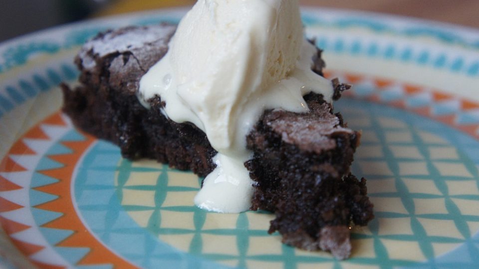 Kladdkaka com Sorvete de Baunilha