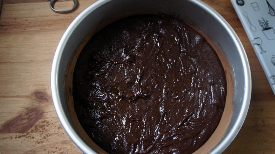 Massa Bolo Kladdkaka na Forma