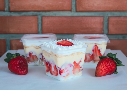 Bolo No Pote Ninho C/ Morango (250ML) Por R$8,99