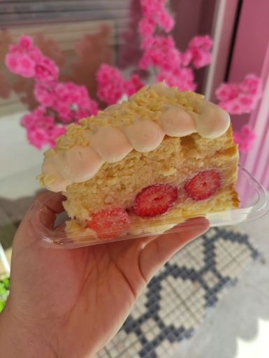 Super Fatia de Ninho Com Morango