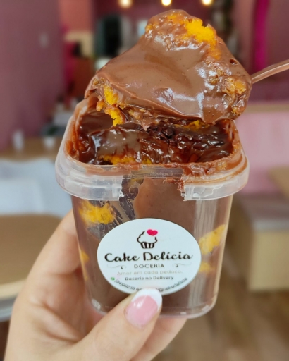 Bolo de Pote de Cenoura Com Brigadeiro Gourmet