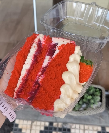 Red Velvet Com Creme Cheese e Geleia de Morango