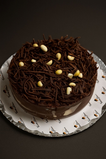 Torta Média (Inteira) Macadâmia Trufada