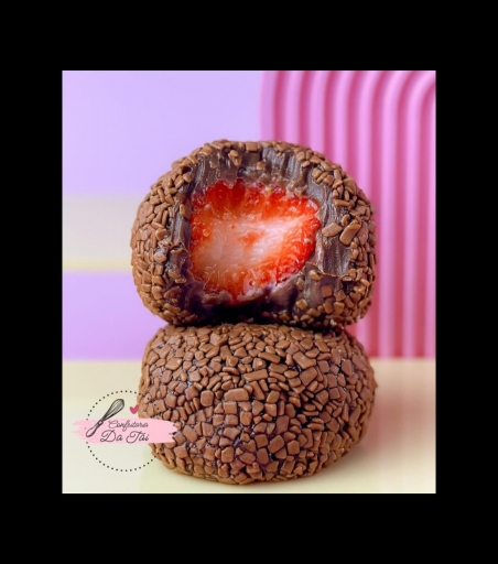 2. Brigadeirão Com Morango