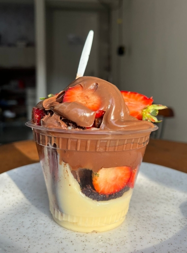 Copo Supreme Morango e Nutella Com Brownie