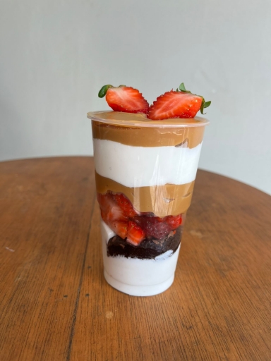 Copo Da Felicidade Doce de Leite Com Morango 300 ML