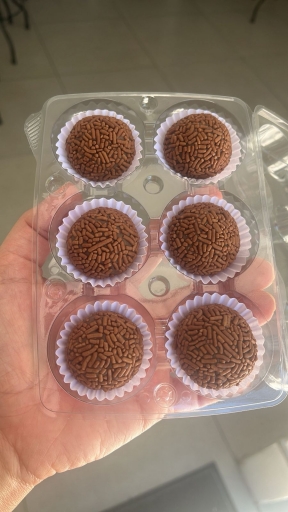 Bandeja Com 6 Brigadeiros