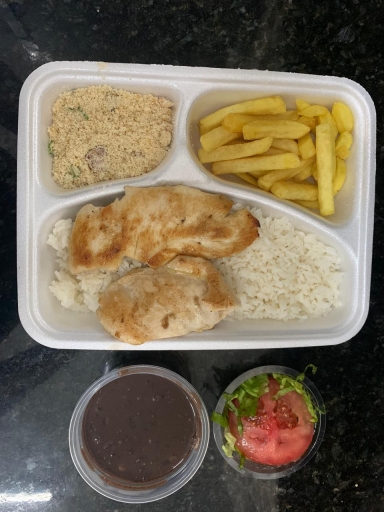 Frango Grelhado- Arroz,feijão,farofa, Fritas e Salada Frango Grelhado- Arroz,feijão,farofa, Fritas e Salada