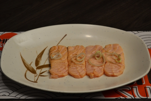 Sashimi Salmão Maçaricado (04 Und)
