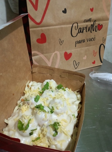 Fettuccine Com Almôndegas de Frango