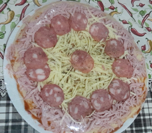 Pizza  Calabresa C/borda Recheada Presunto-30Cm
