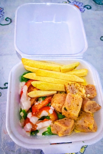 Espetinho de Porco Completo Por R$14,99