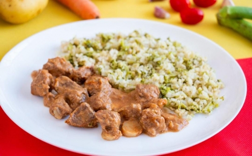 (Quente) Estrogonofe de Carne C/ Arroz Integral e Brócolis