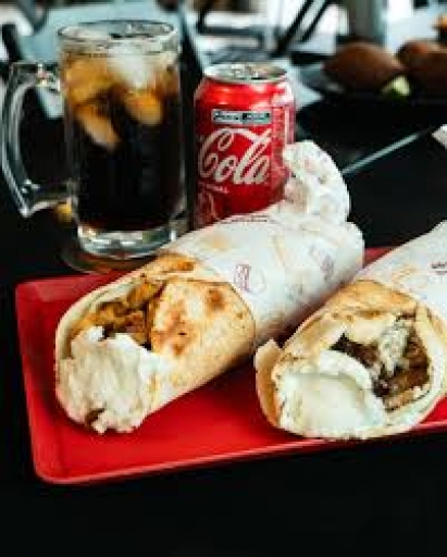 Shawarma de Carne Mais Coca Lata