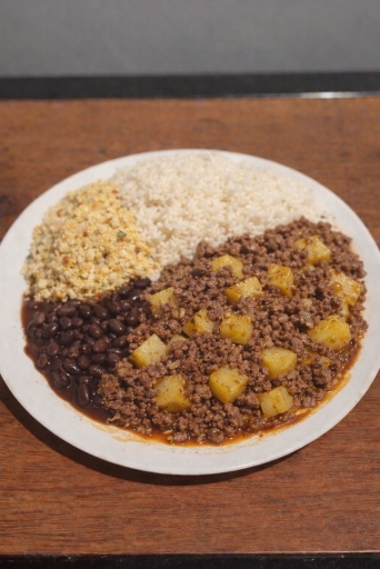 Especial do Dia - Carne Moída Com Batatas Caseira