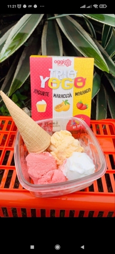 Sorvete Trio Yogo Iogurte, Maracujá e Morango 2L
